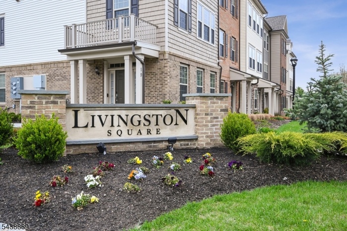 Livingston Square Community