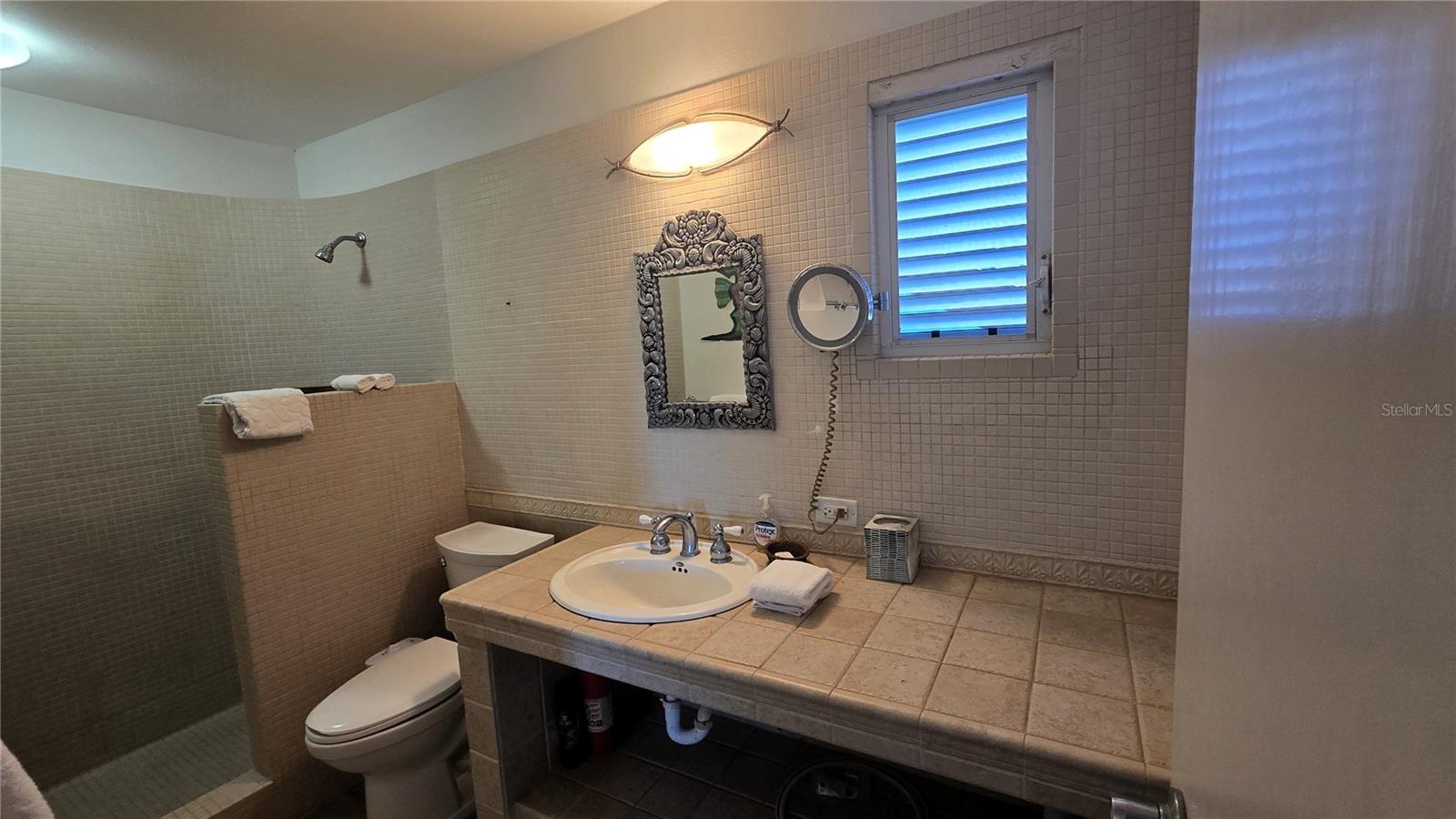 Bedroom 2 Bathroom