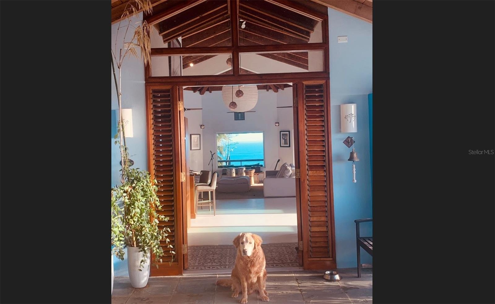Great Room Building Entrance/Pole-Pole