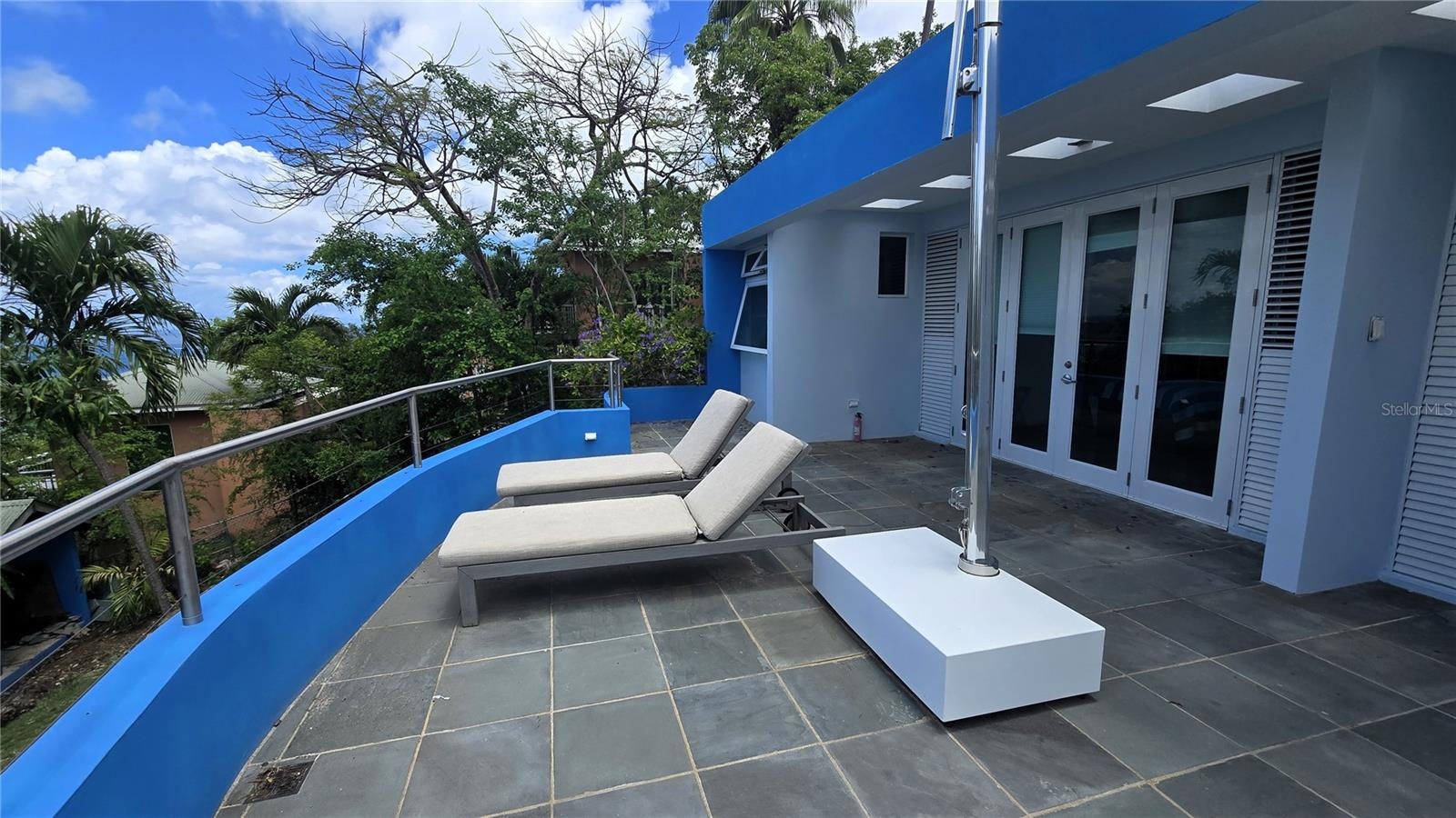 Bedrooms 3 and 4 Deck