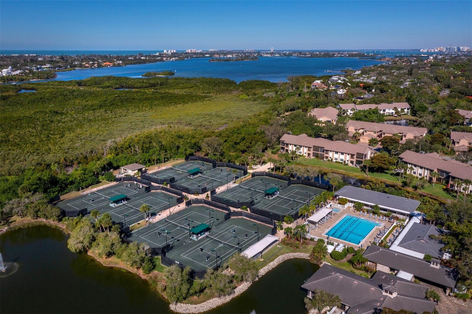 Aerial - Landings Racquet Club Tennis Courts