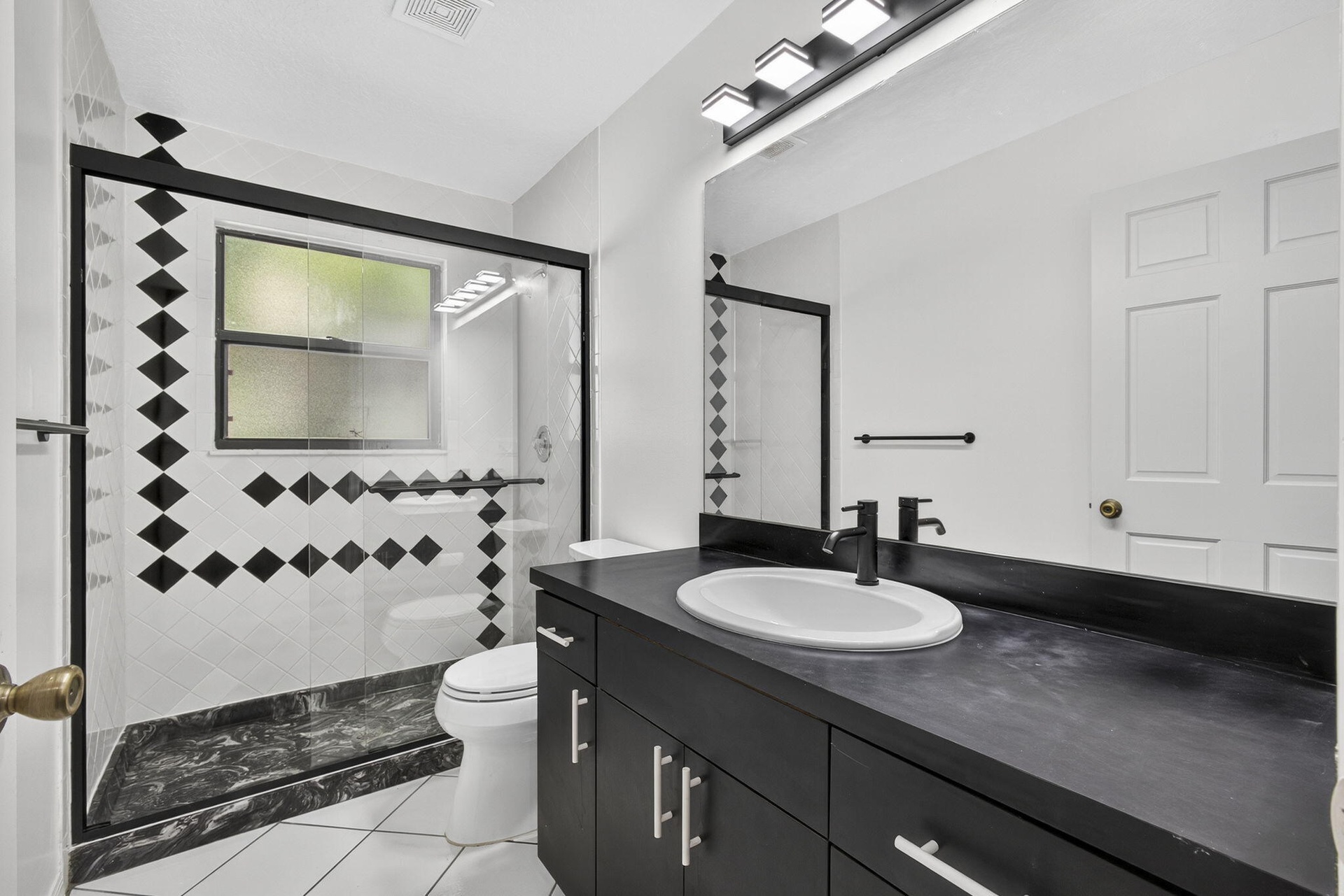 Apt Bath