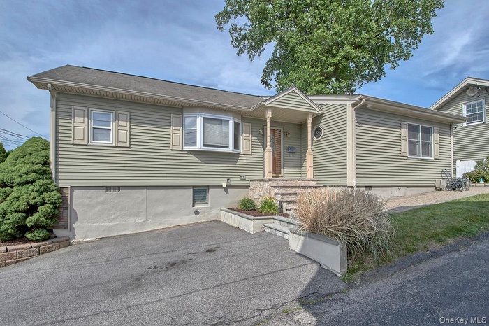 108 Lincoln Ave