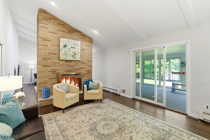Family Room - Alt View
