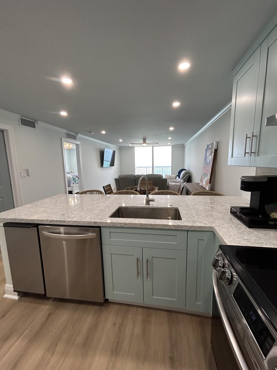 1105 Kitchen pic