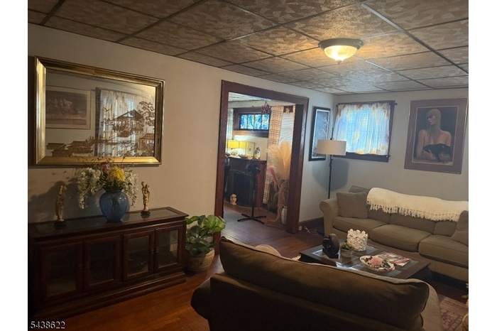 1st Fl Livingroom