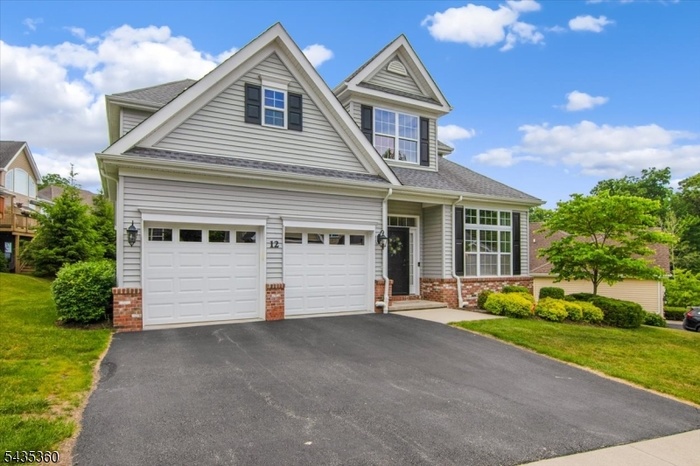 BEAUTIFUL CURB APPEAL