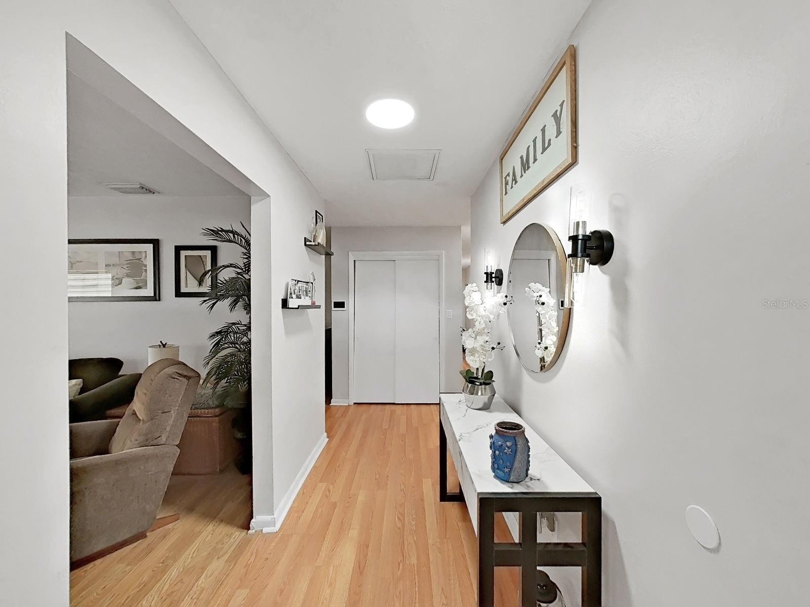 nice foyer entry to the home...living/dining rms to the left