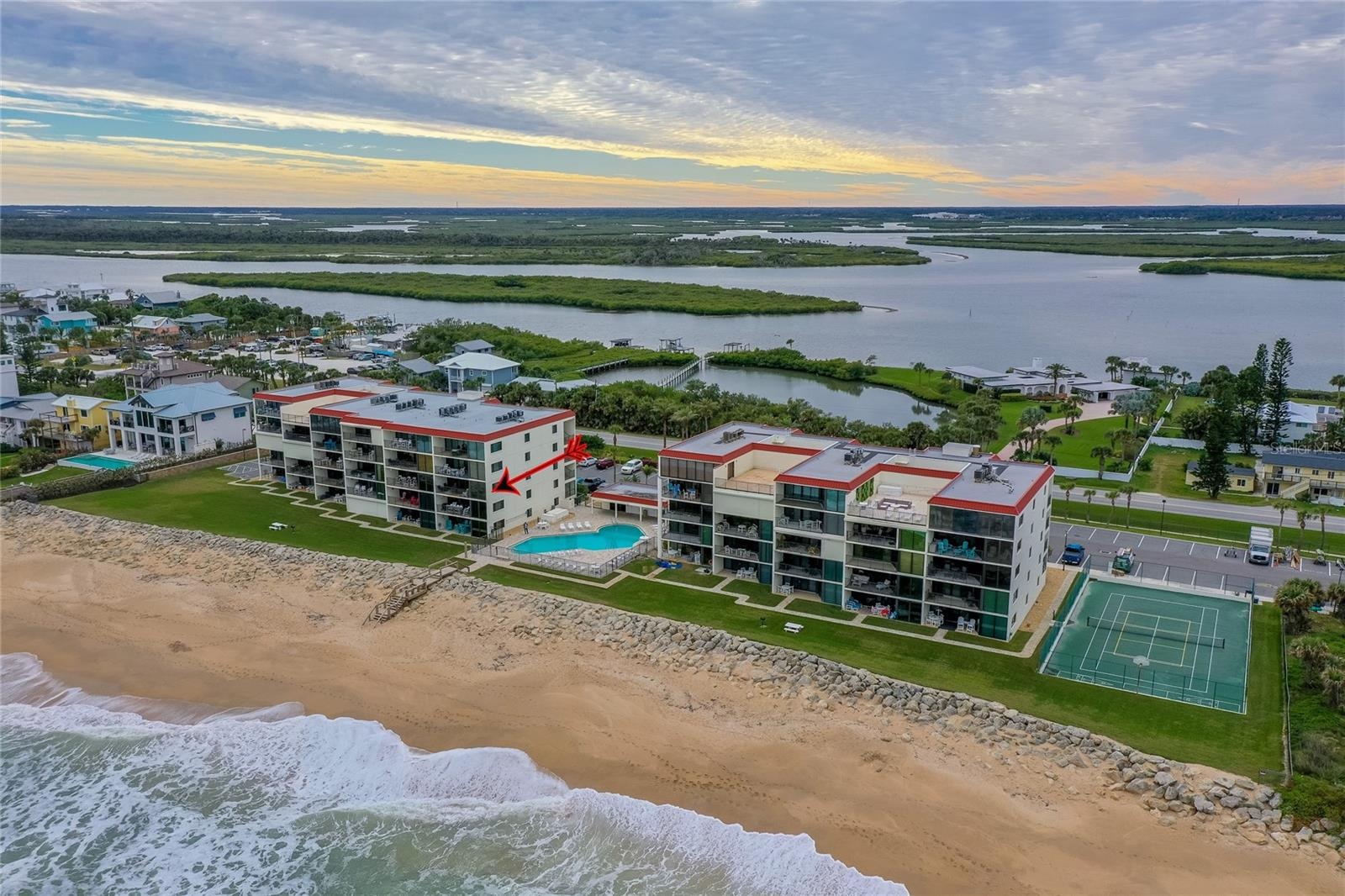 The location of Unit #315 is marked to show its perfect positioning with both ocean and pool views, as well as close proximity to the clubhouse and be