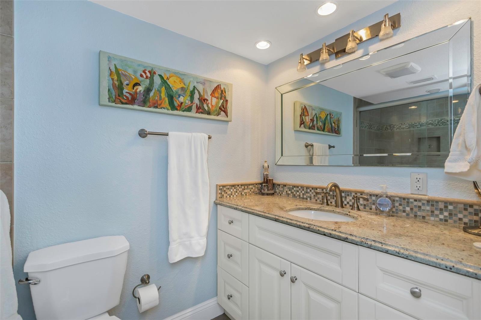 1 floor guest suite