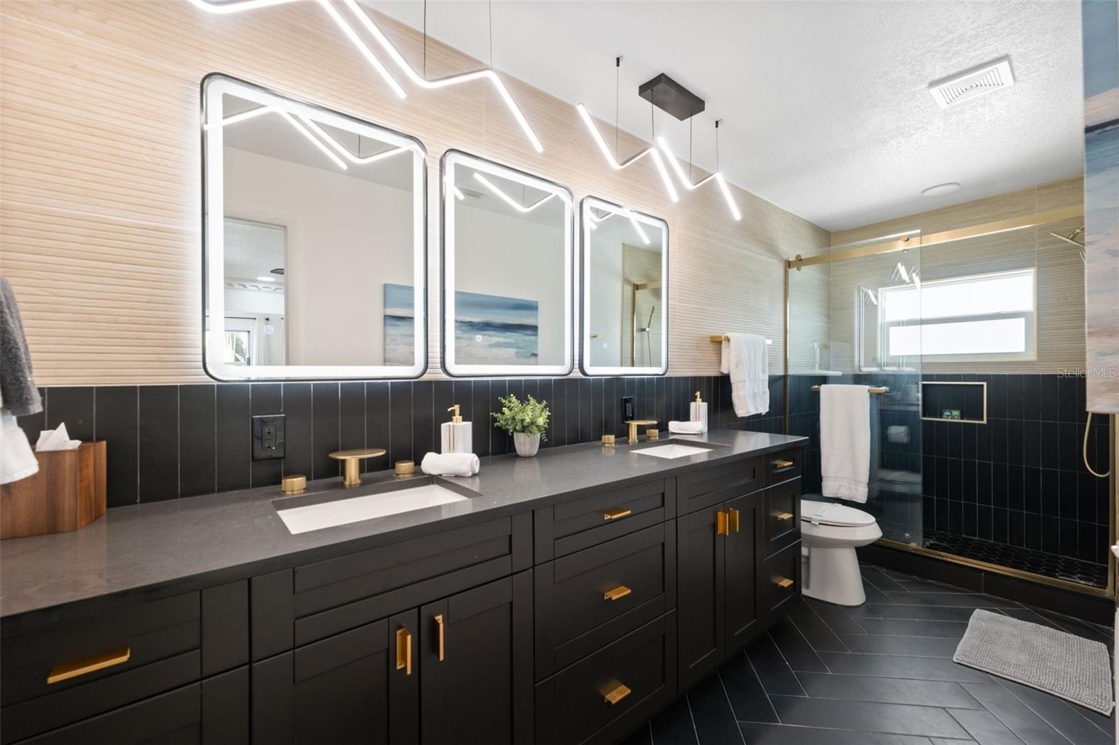 Primary Suite Bathroom