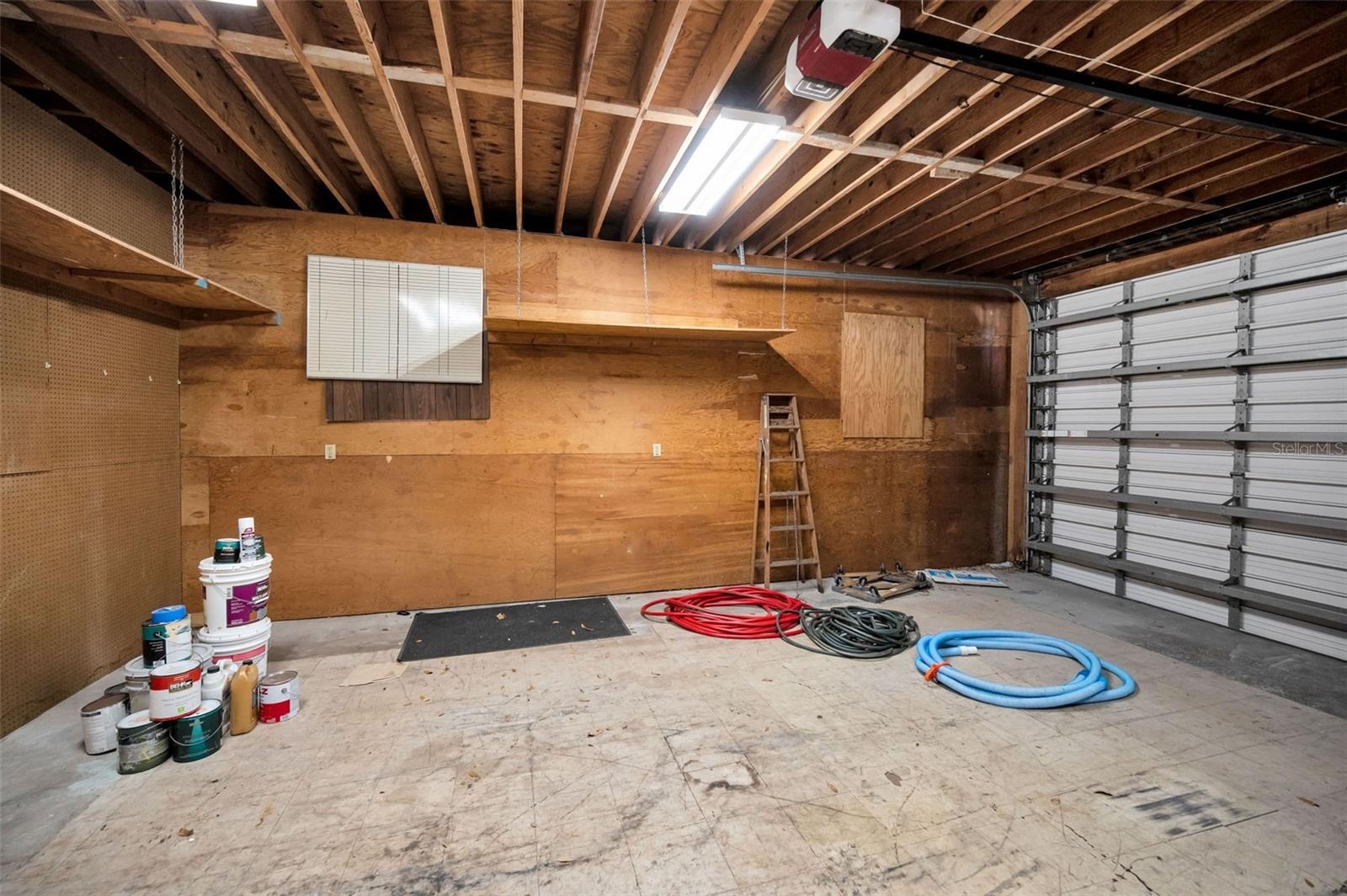 Oversized 2 car garage
