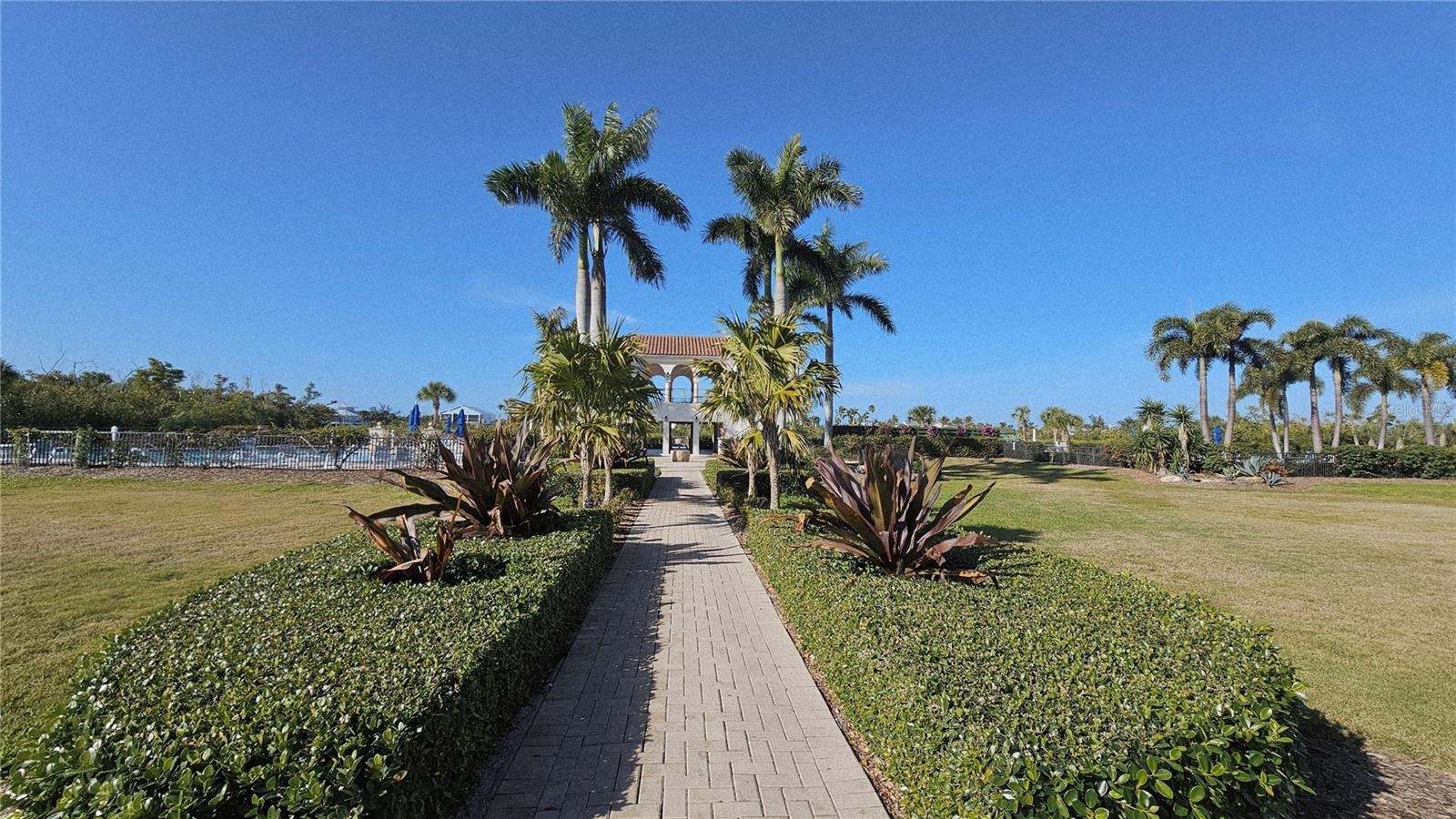 Walkway to intracoastal