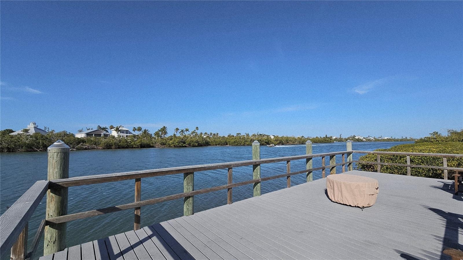 Fishing pier