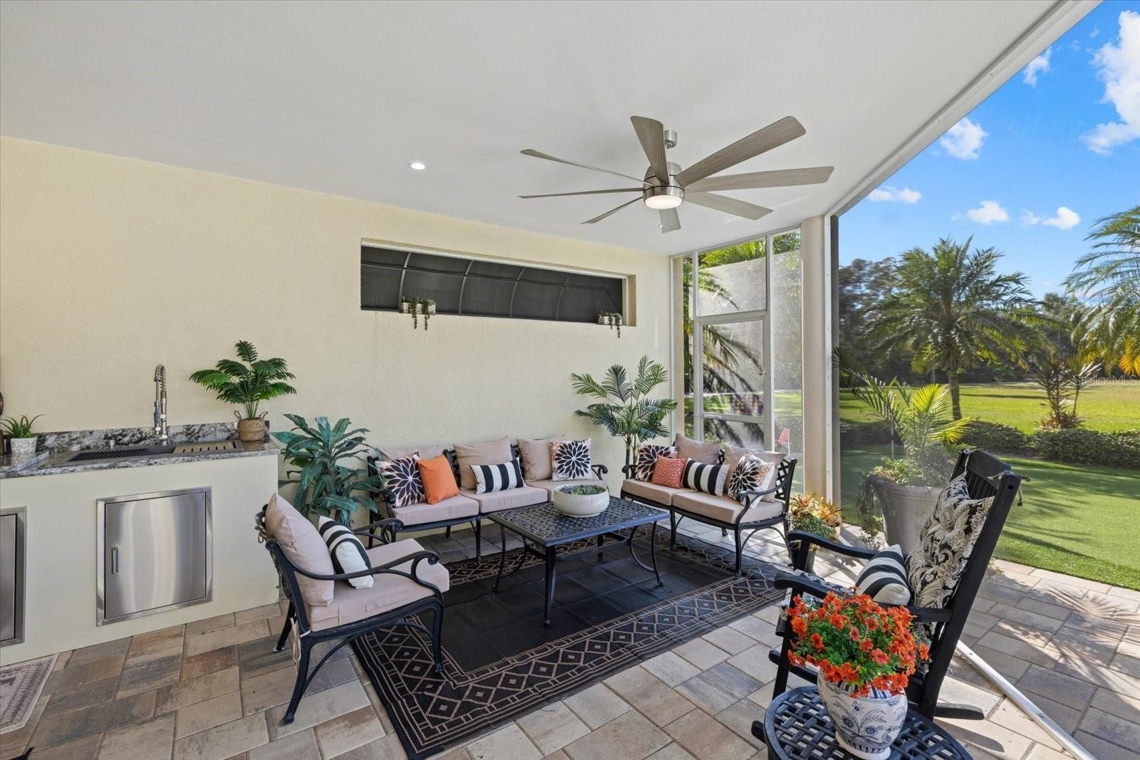 Screened in Lanai