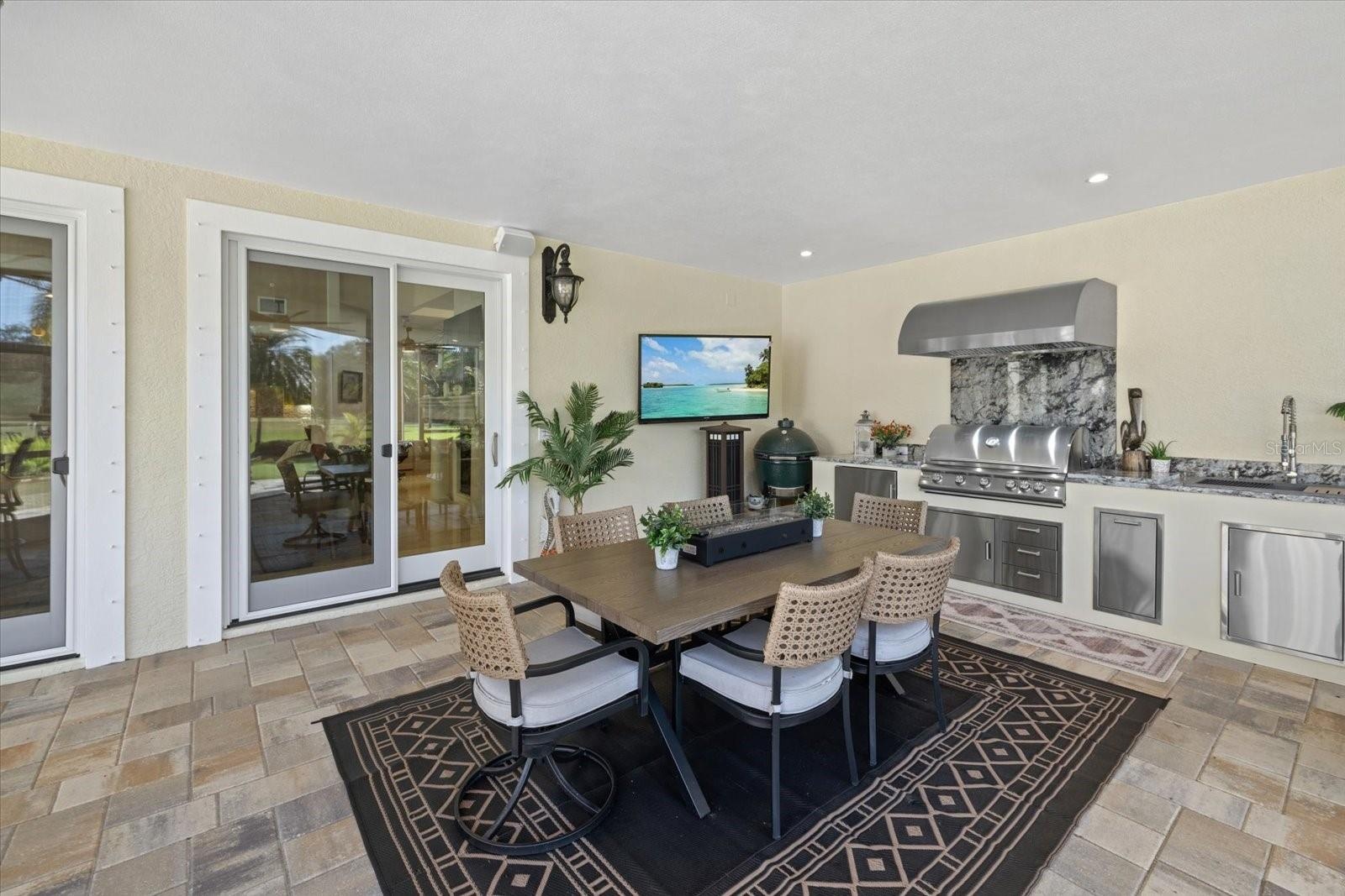 Outdoor Kitchen with Brand New Barbeque