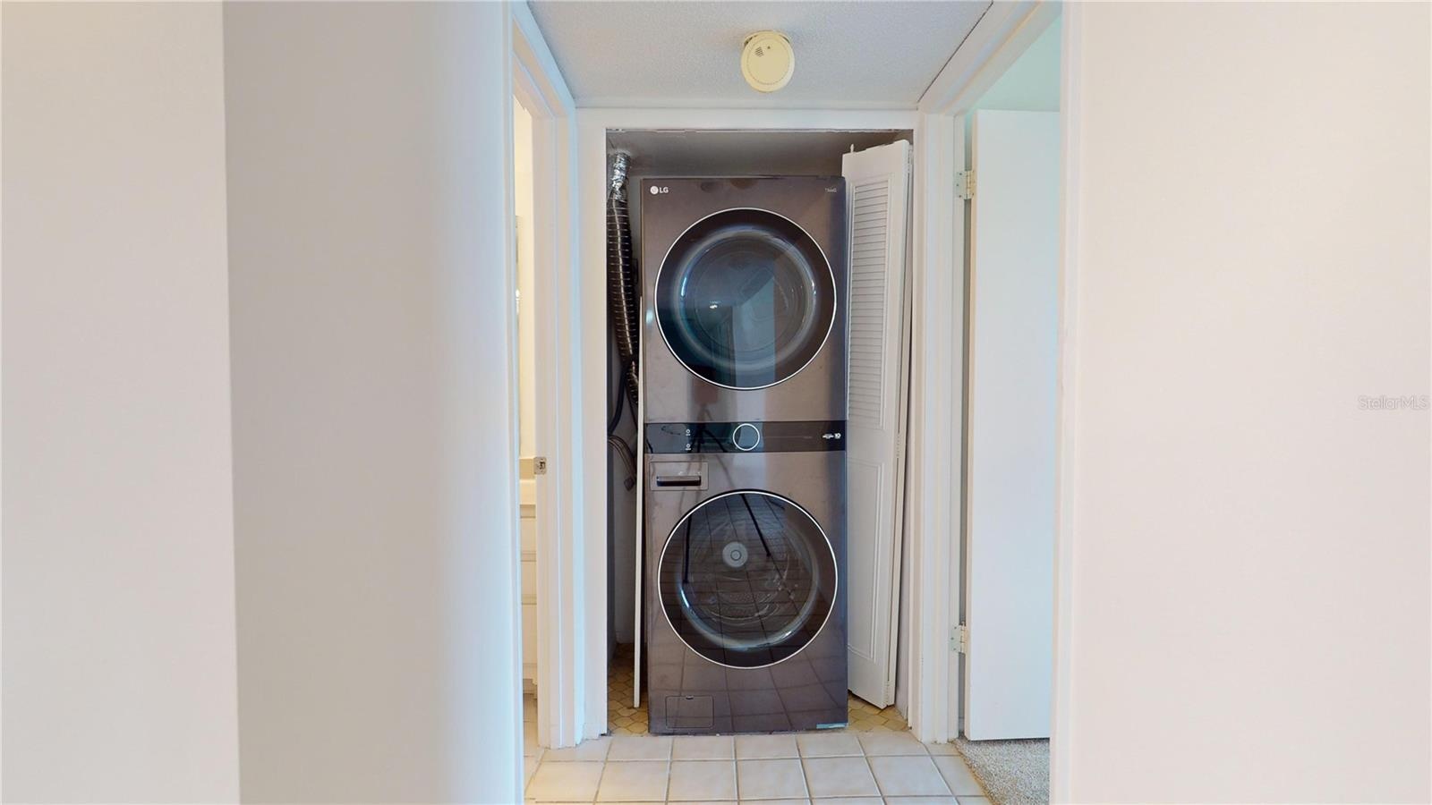 Closet washer and dryer
