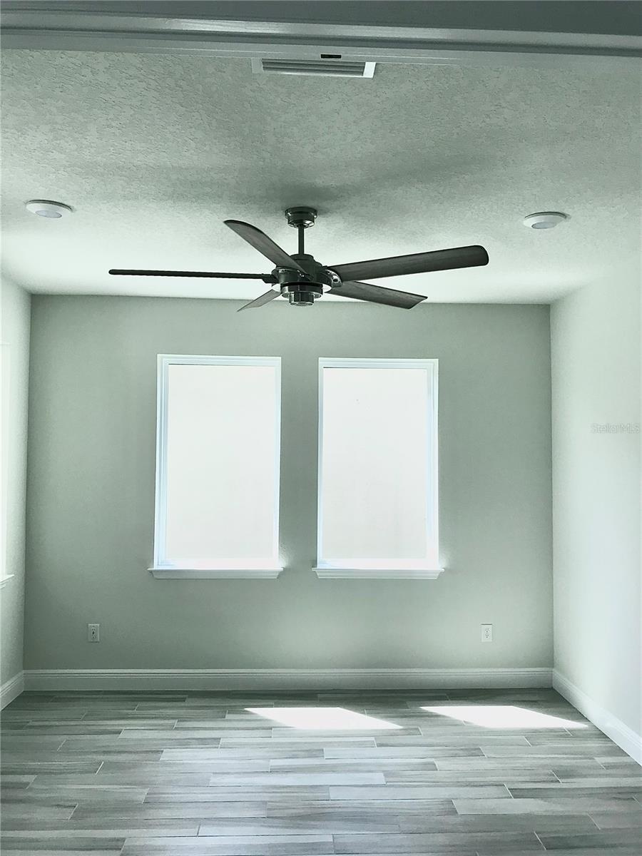 Unfurnished Den on 1st Floor