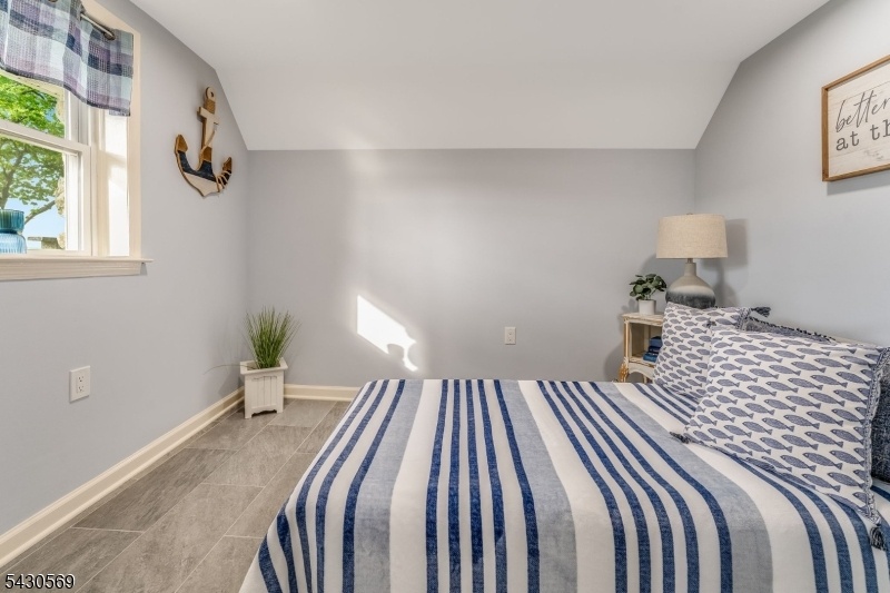 Bedroom 4 / Office