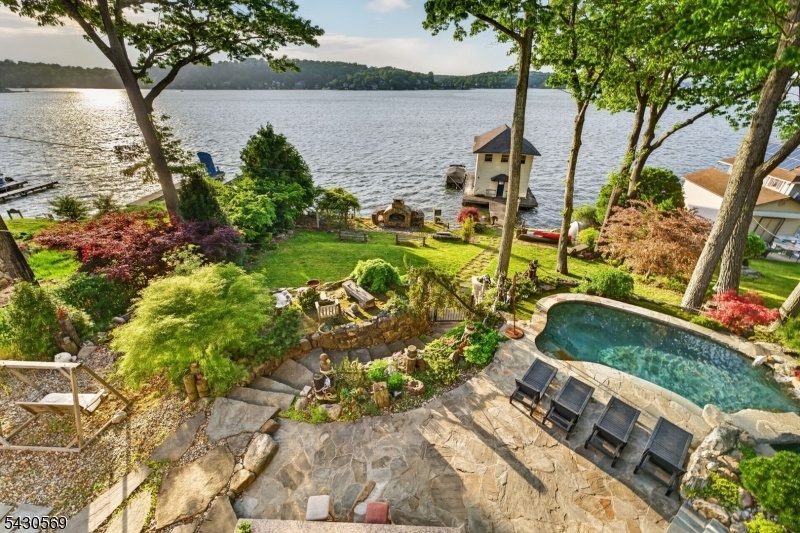 Laketastic Living