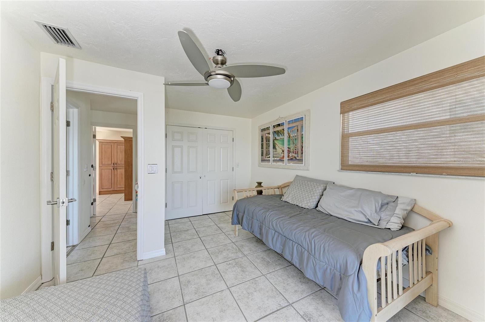 4th guest bedroom