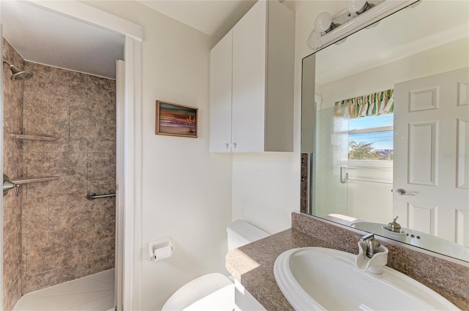 En suite primary bath
