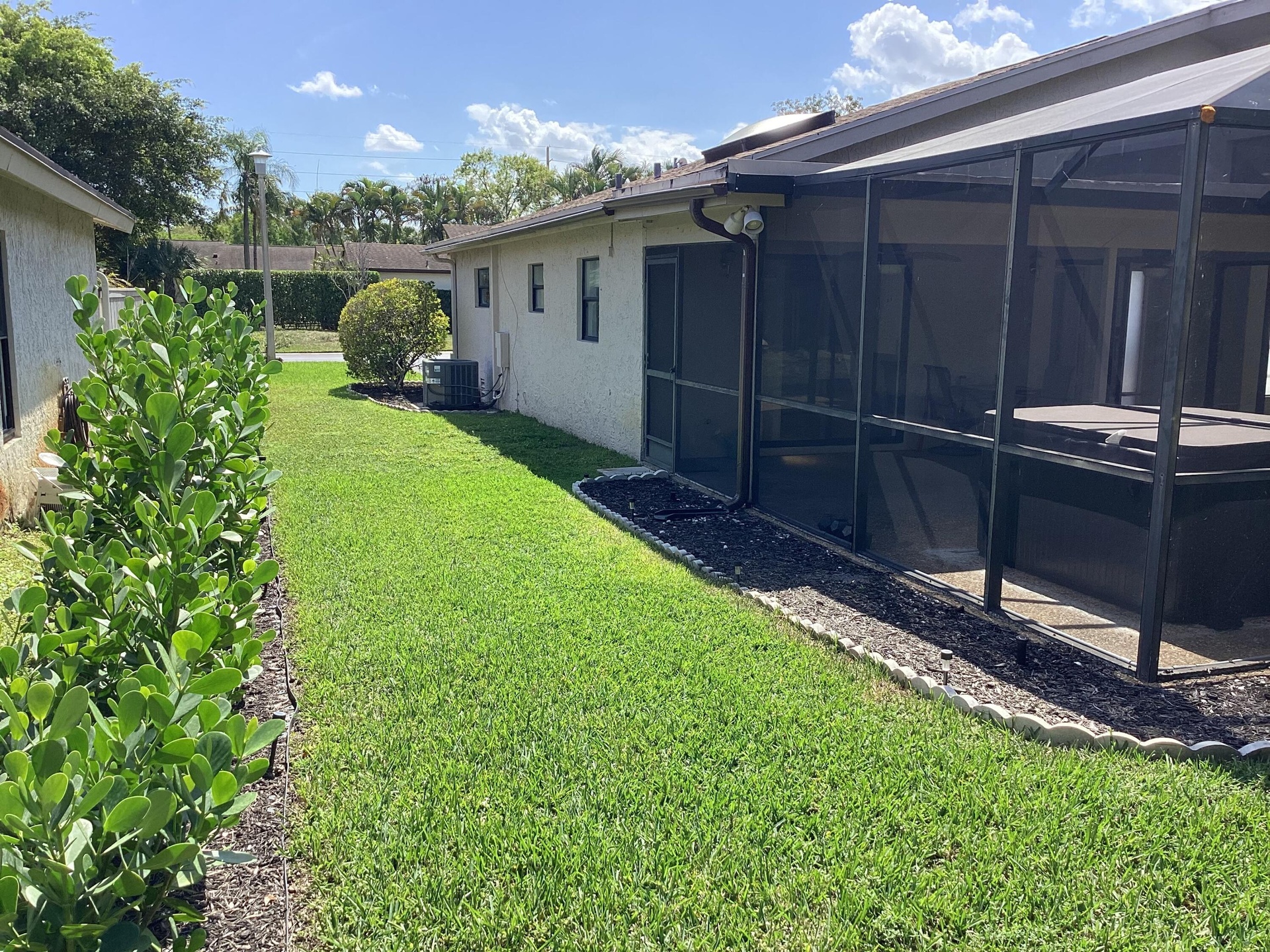 SIDE YARD