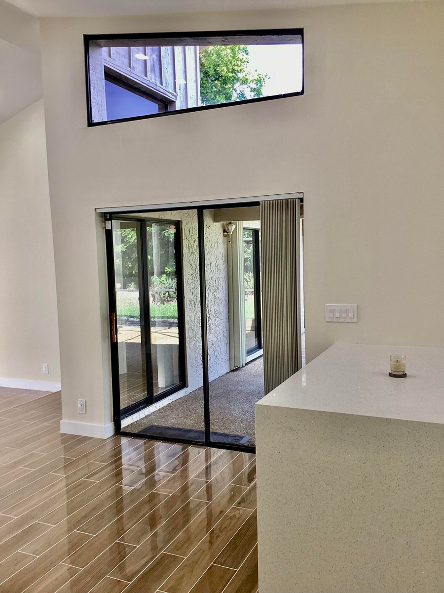 TO SCREENED PATIO