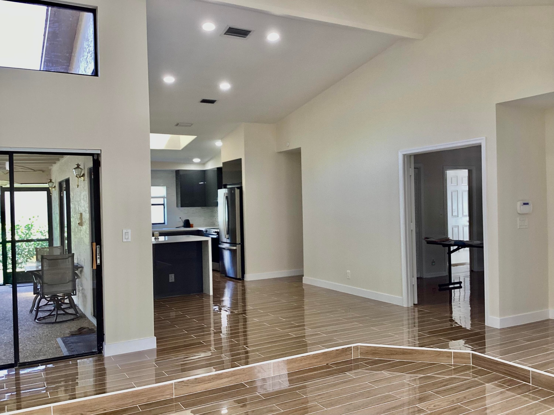 OPEN LIVING AREA
