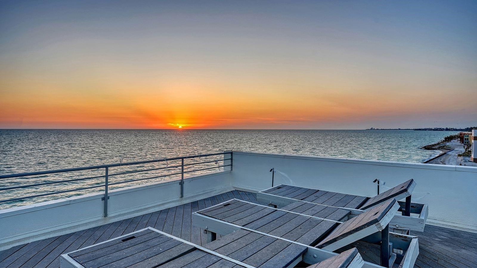 Your very own "Rooftop Oasis"