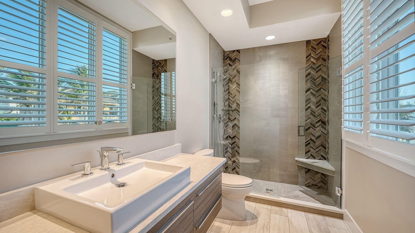 Renovated ensuite bath for 4th bedroom