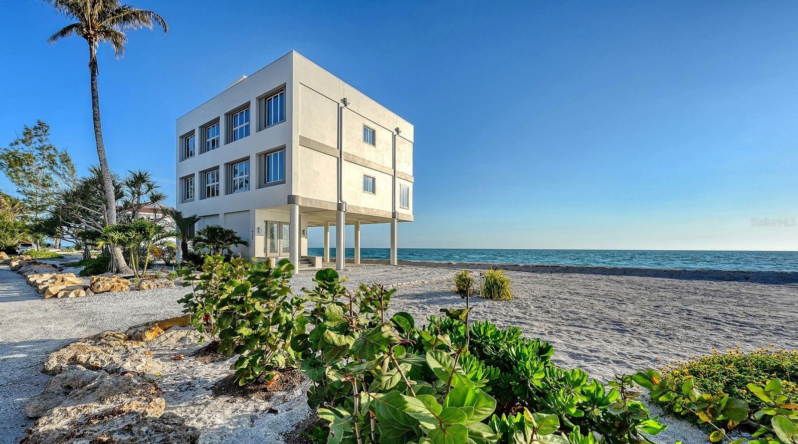 Coastal Contemporary Living on Siesta Key