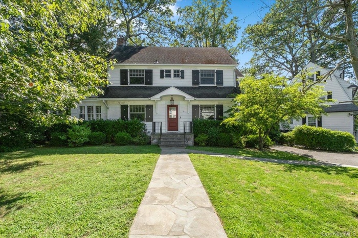 A picturesque Colonial home