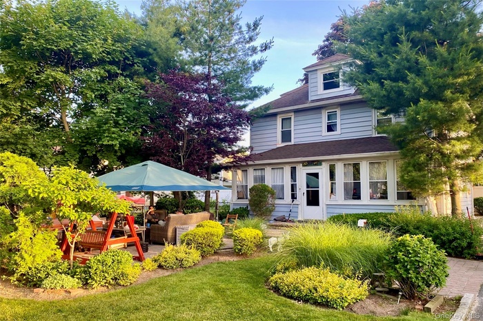 Charming historic farmhouse with private outdoor entertainment area