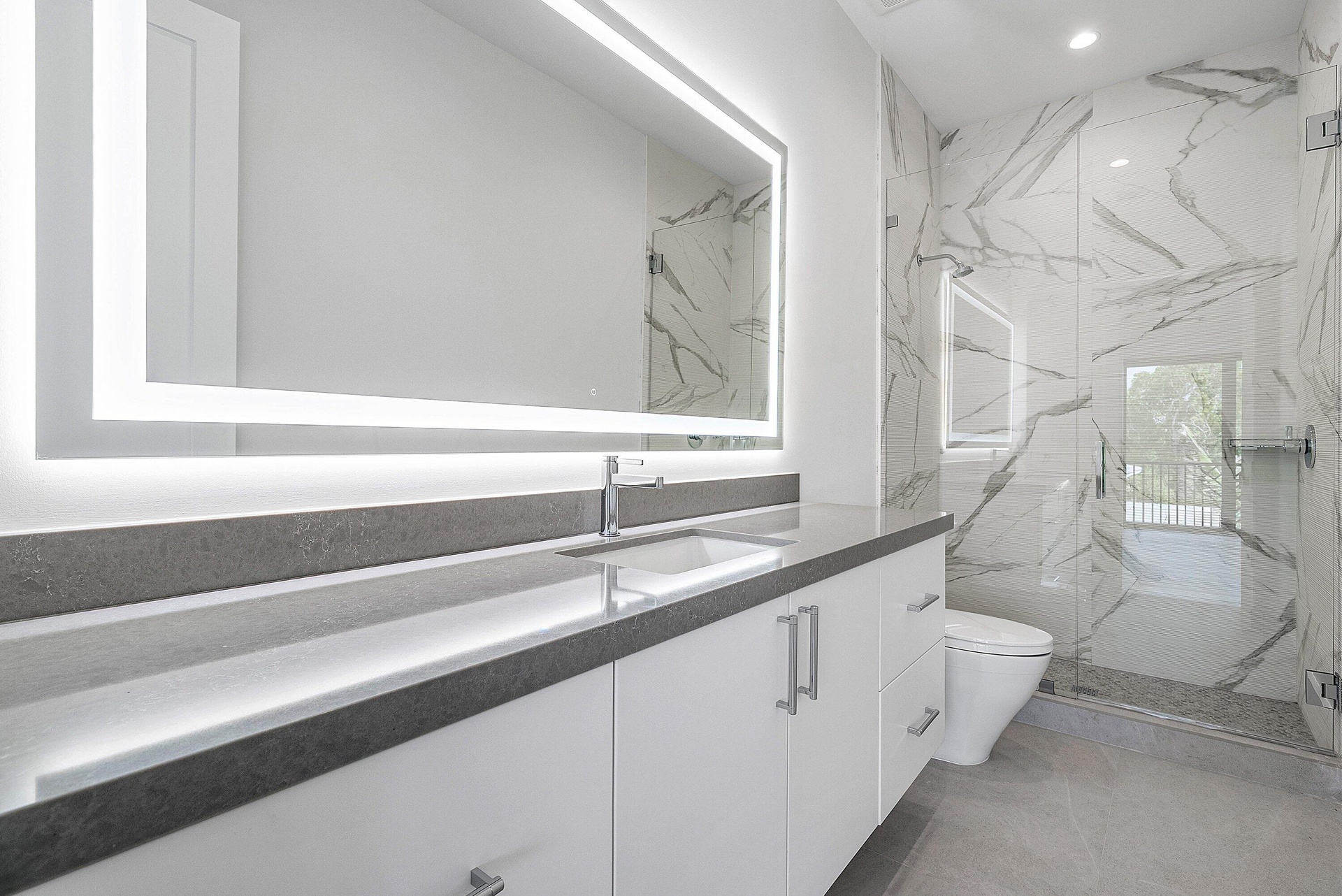Ensuite Bath 1