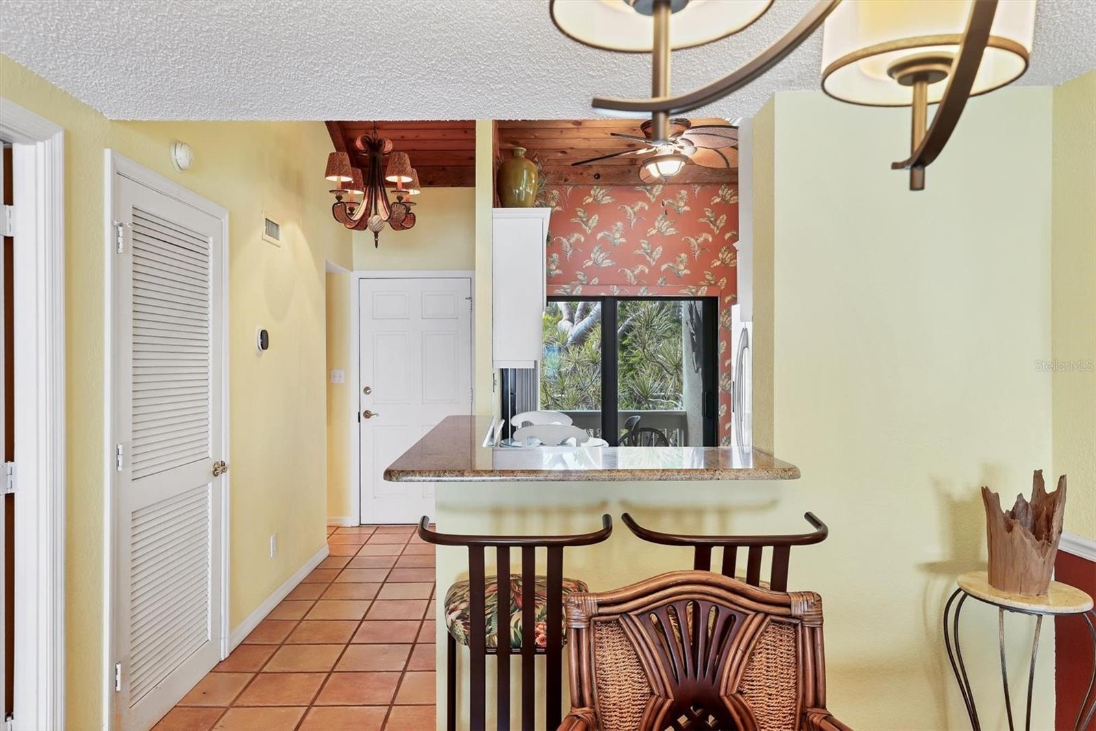 Kitchen Breakfast Bar Area
