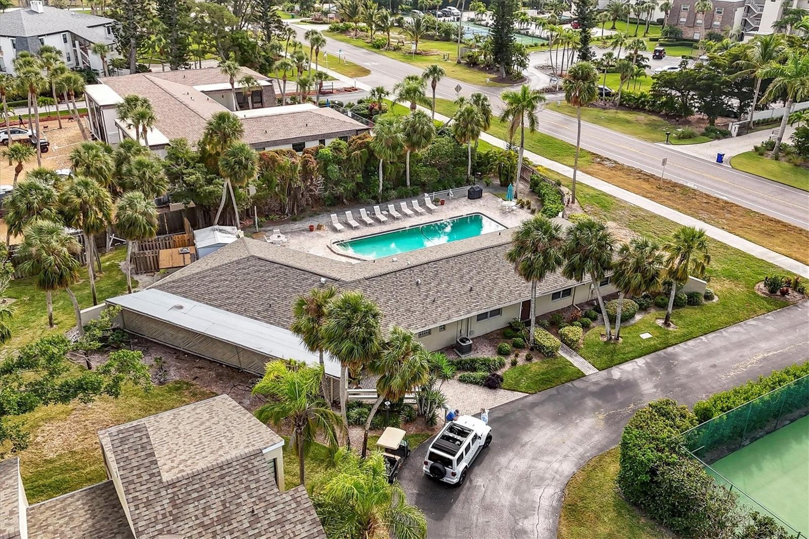Clubhouse & Pool Overview