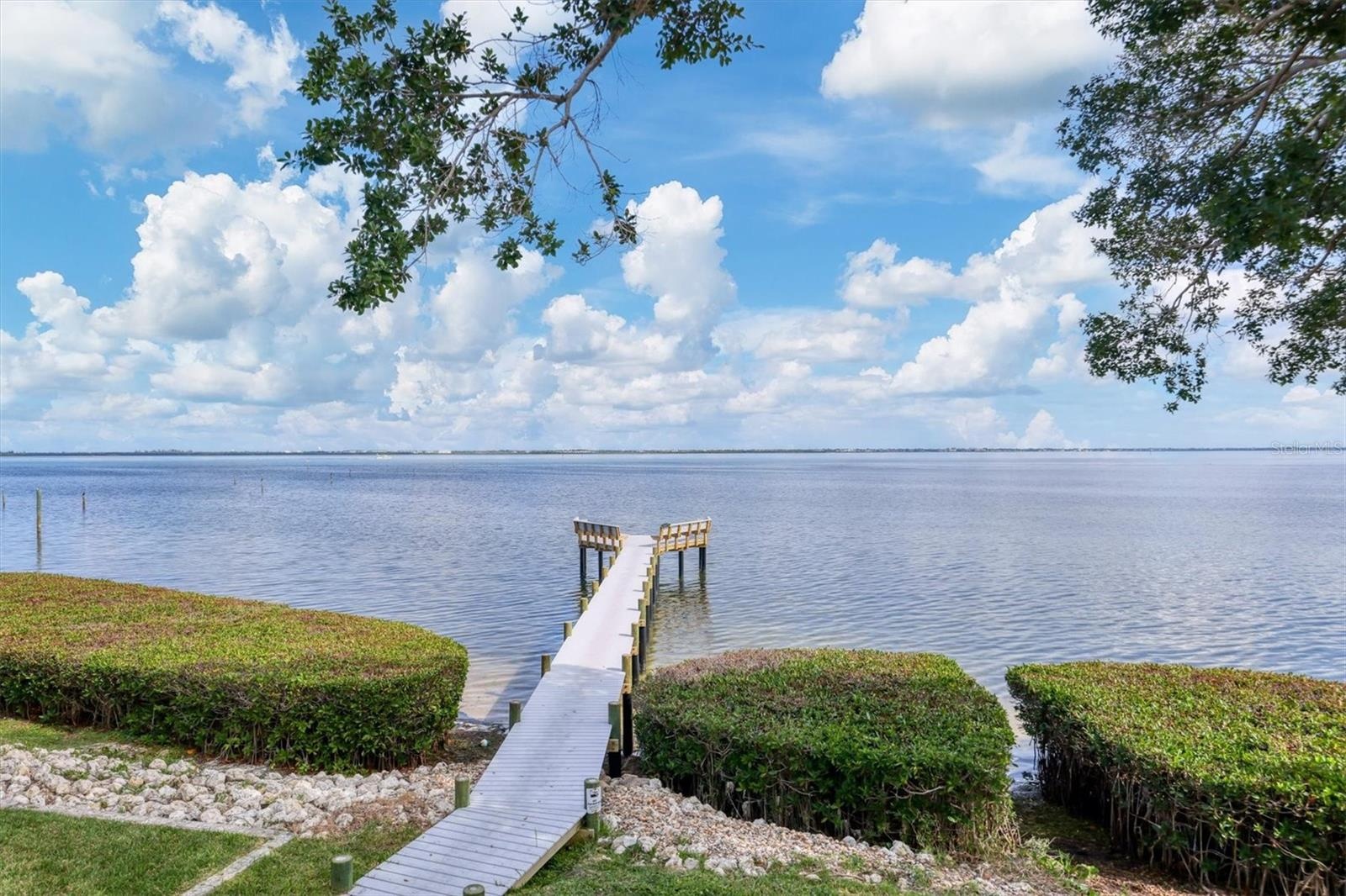 Full Bay View w/ Day Dock & Fishing Pier