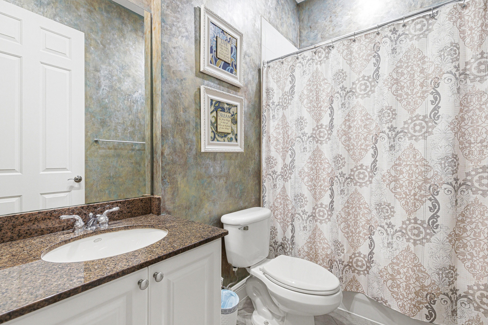 Main Level Full Bathroom 1