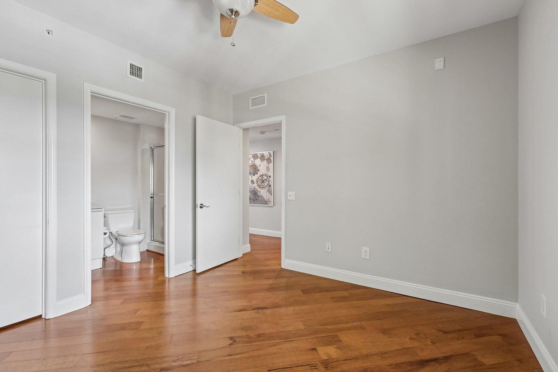 23-web-or-mls-Lake Shore Dr 2508-S2105-0