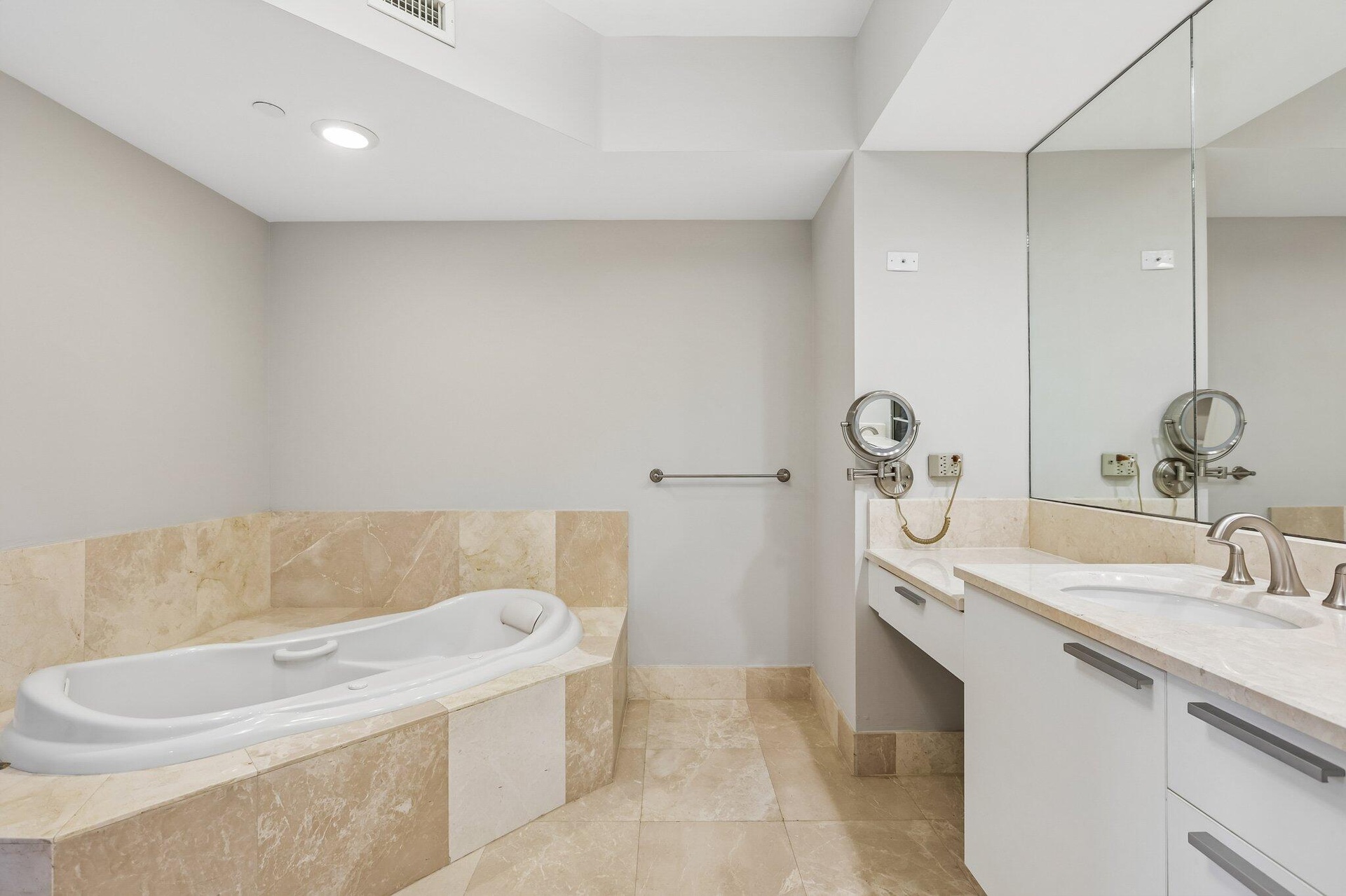 38-web-or-mls-Lake Shore Dr 2508-S2105-0