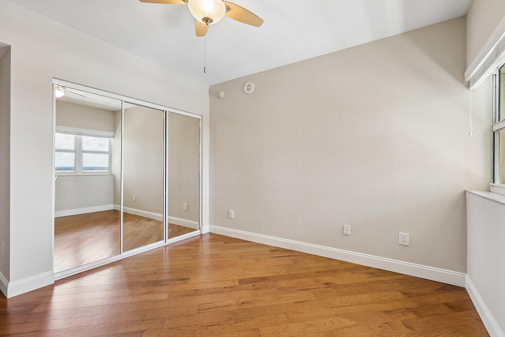 18-web-or-mls-Lake Shore Dr 2508-S2105-0