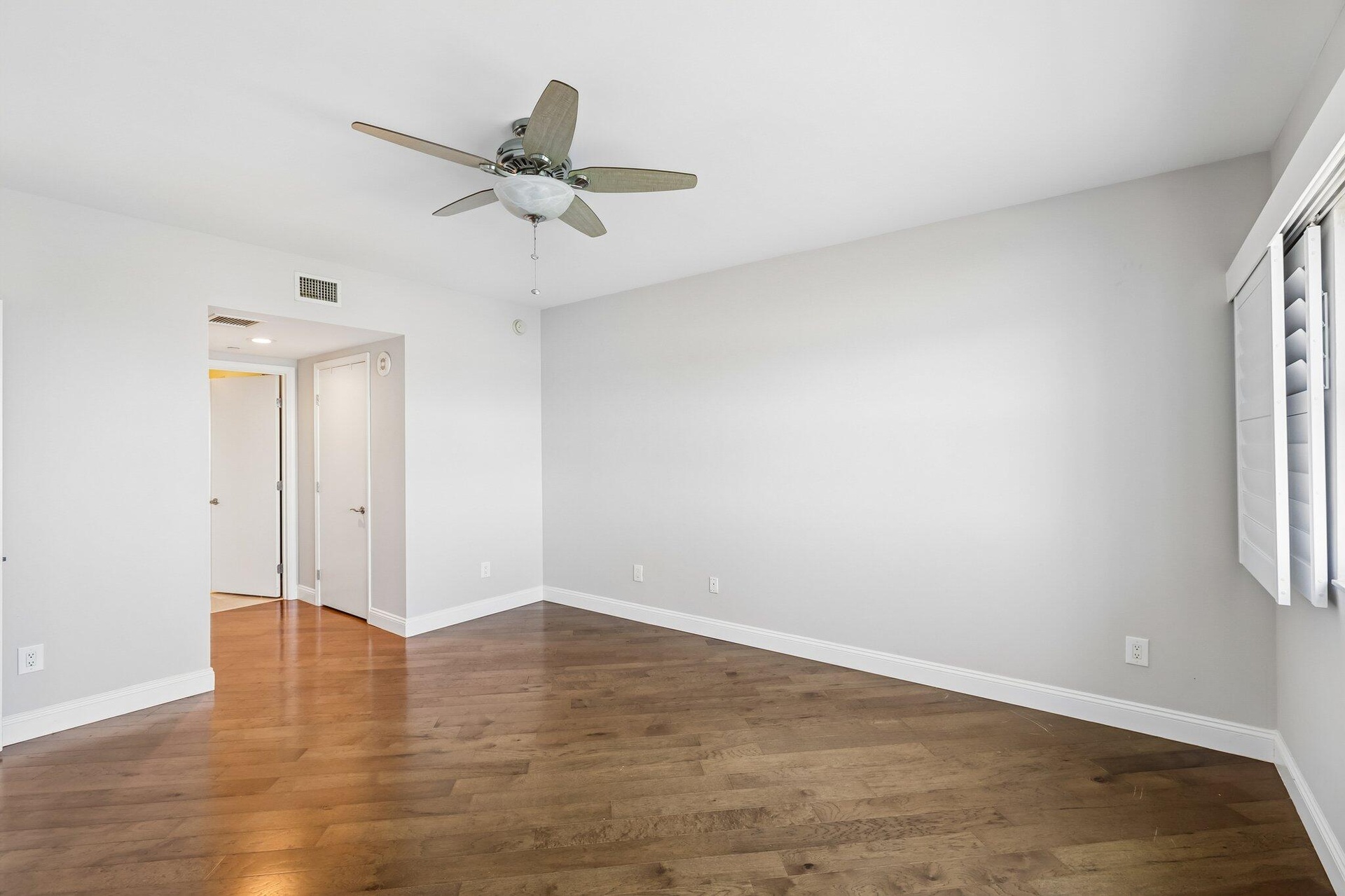 29-web-or-mls-Lake Shore Dr 2508-S2105-0