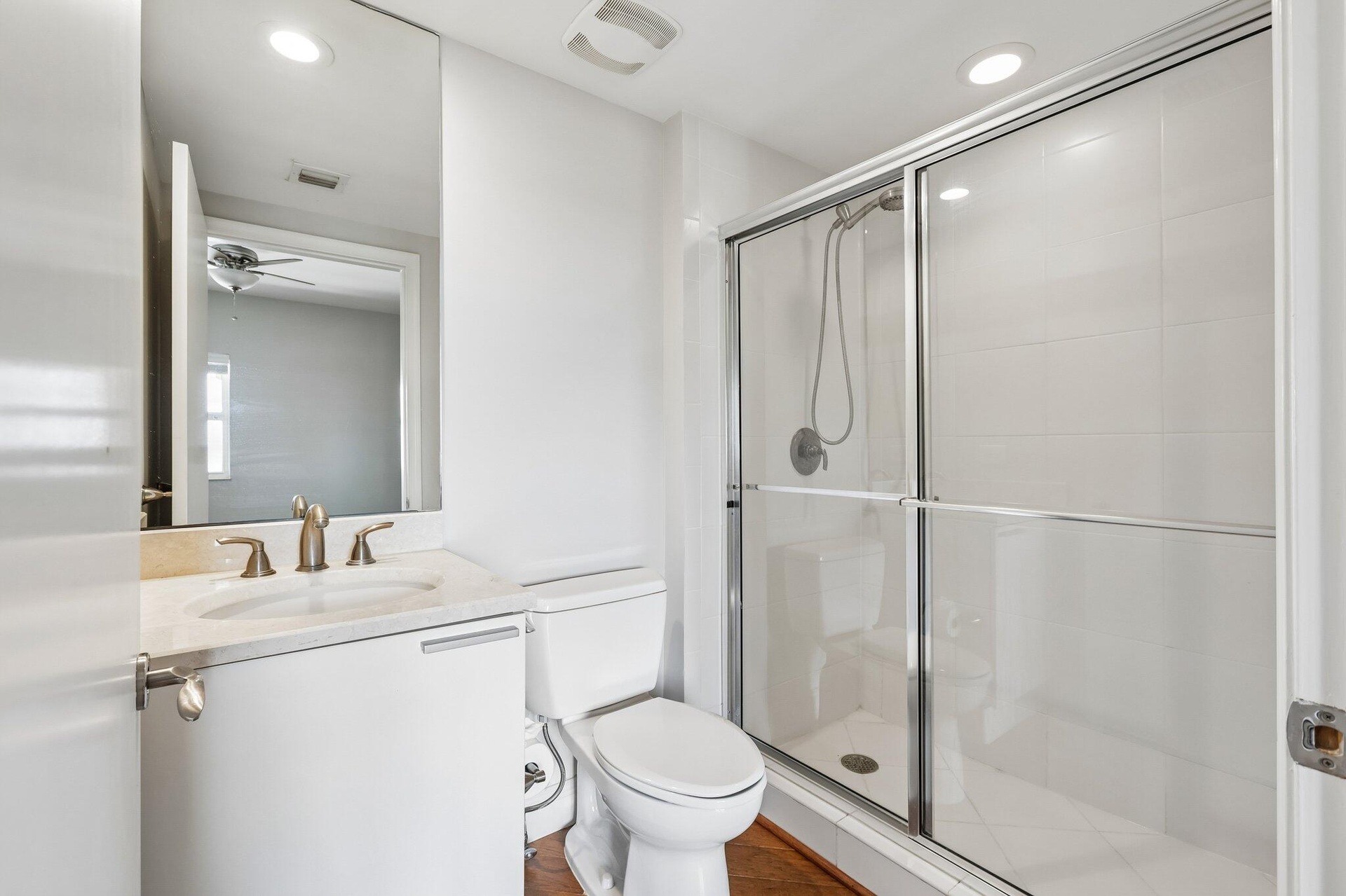 20-web-or-mls-Lake Shore Dr 2508-S2105-0
