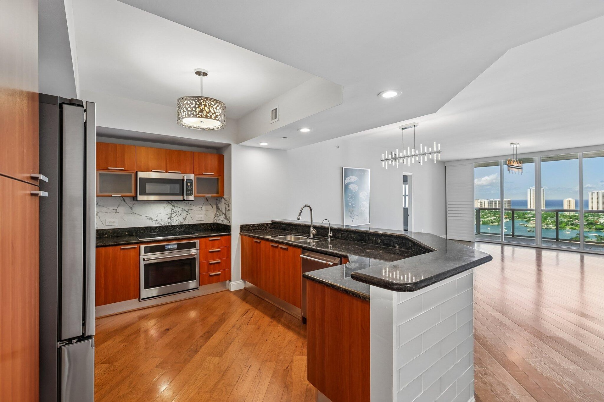 8-web-or-mls-Lake Shore Dr 2508-S2105-00