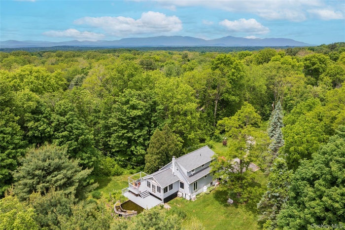 Country Contemporary Home in Rhinebeck
