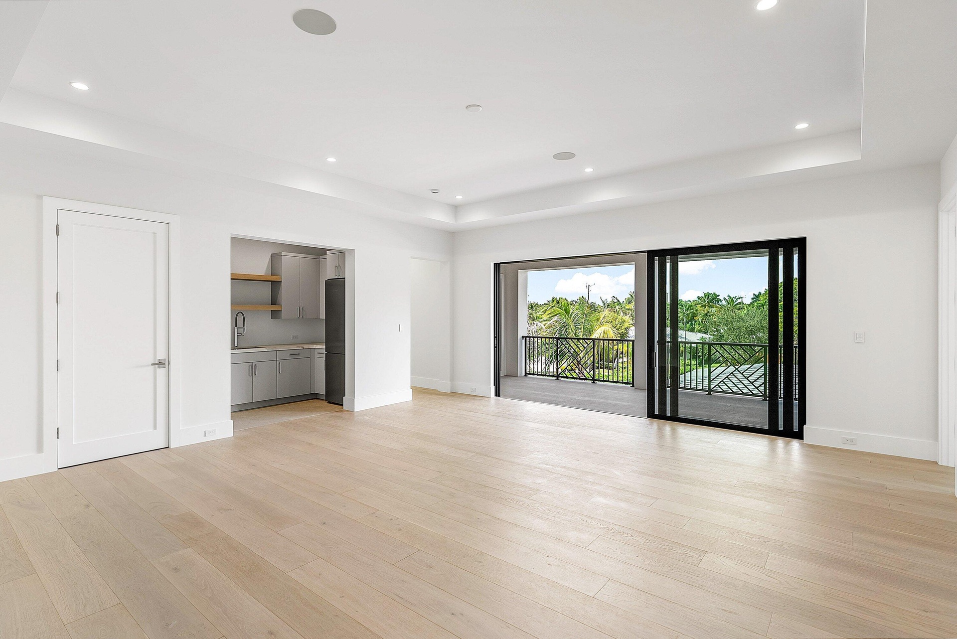 Entertainment loft with large balcony