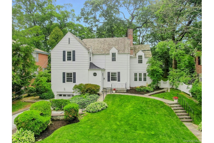 Charming 1929 Center Hall Colonial