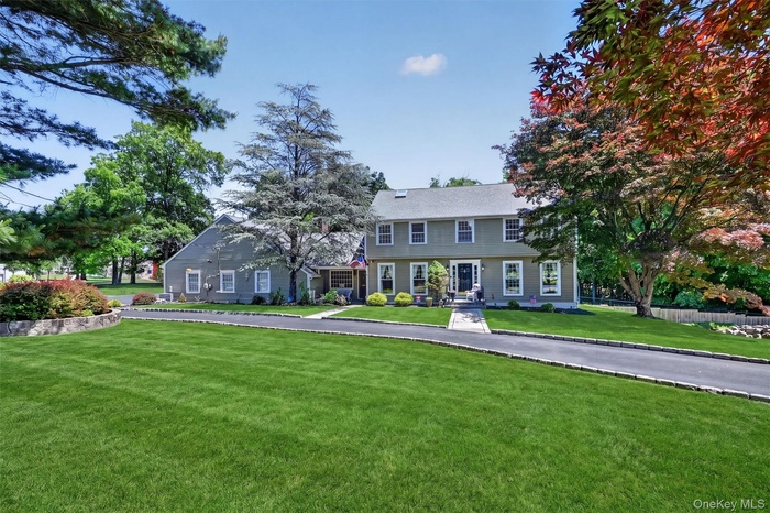Colonial-style majestic residence