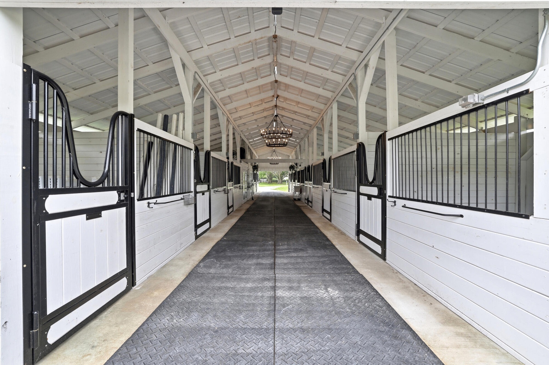 12 Stall Barn